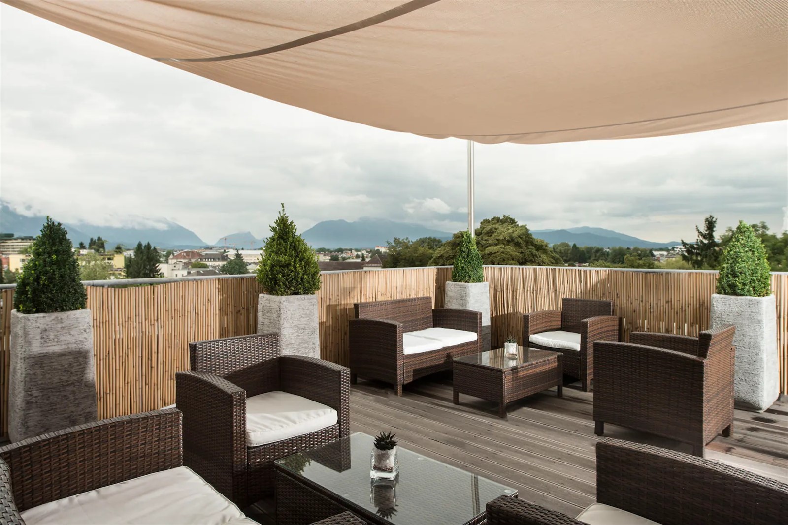 Wyndham Grand Salzburg Conference Centre - Bar Lounge